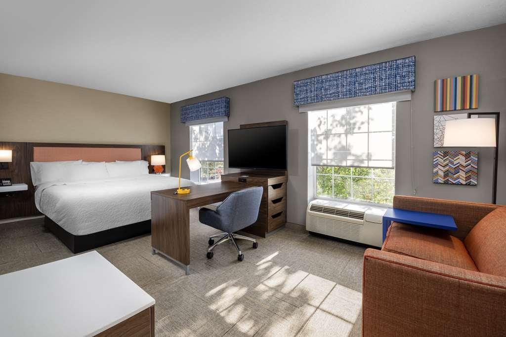 Hampton Inn & Suites State College At Williamsburg Square Værelse billede