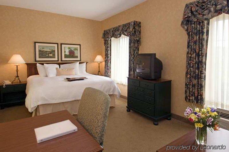 Hampton Inn & Suites State College At Williamsburg Square Værelse billede